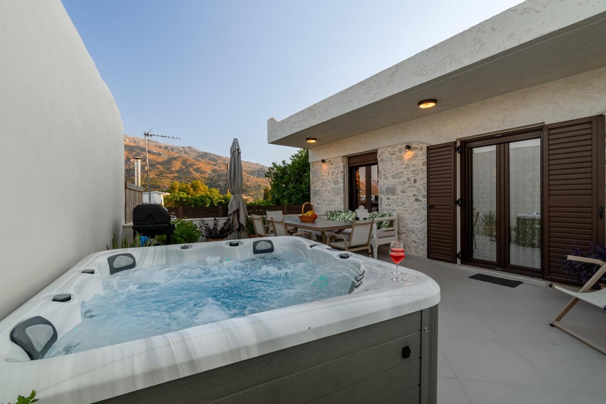 Casa Kastella, Private Jacuzzi & Bbq Facilities! Villa Angouselianá Eksteriør billede